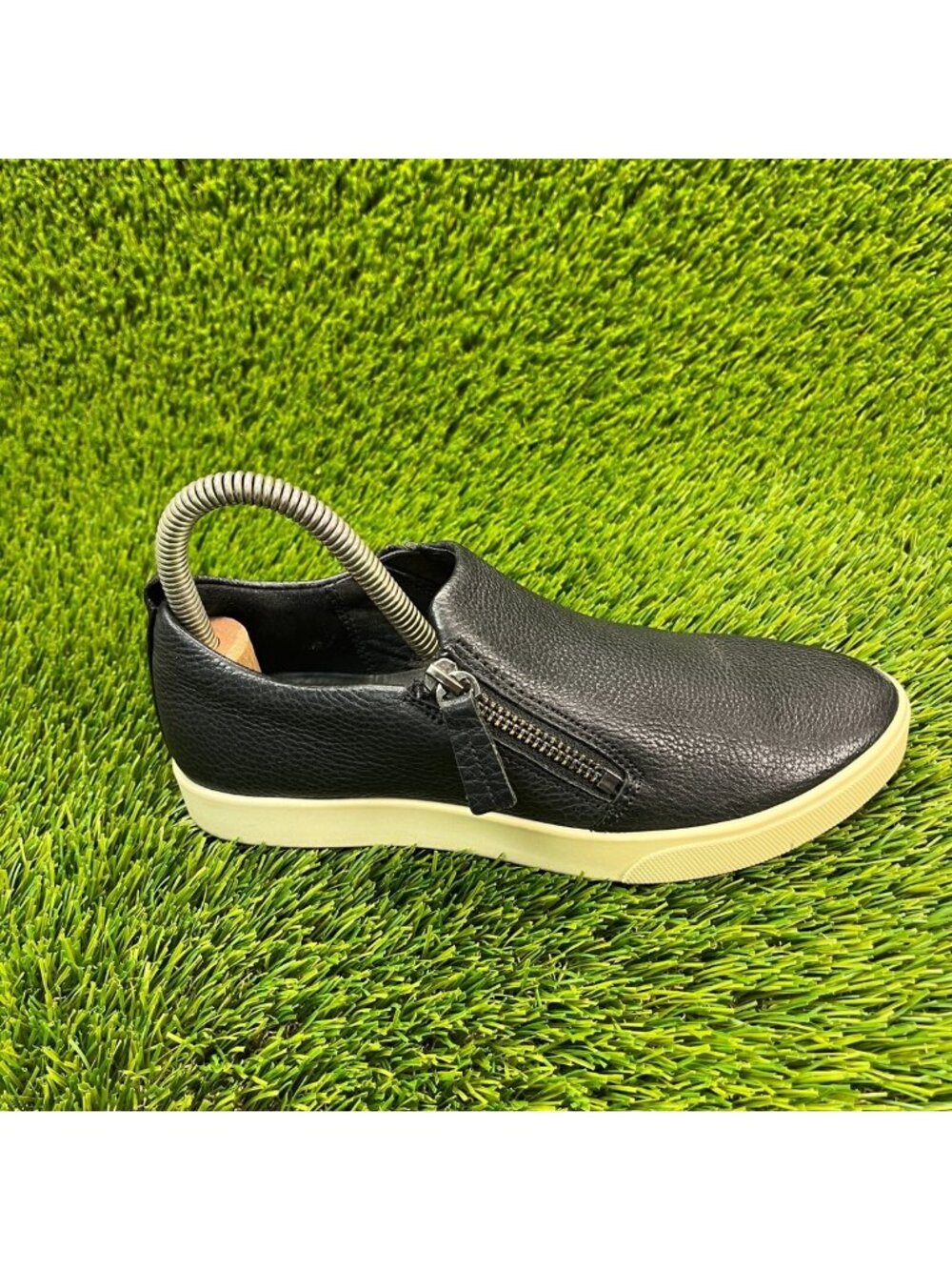 Ecco Gillian Side Zip Girls Size 4Y Black White Leather Casual Shoes Sneakers